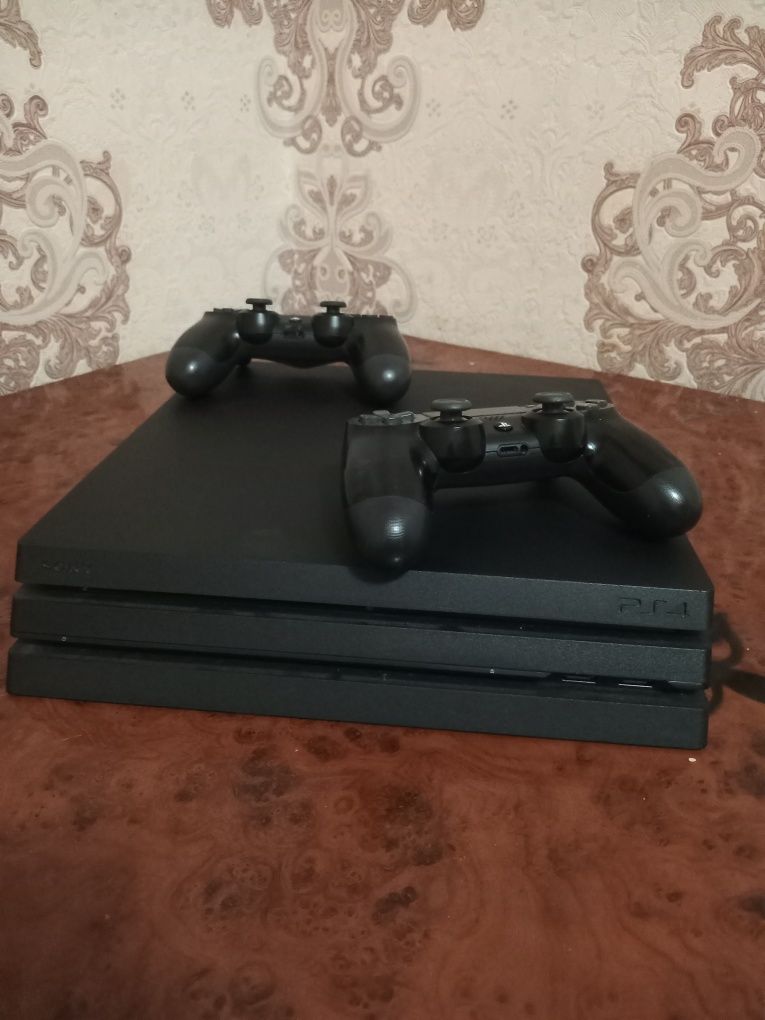 Plastation 4 pro 1tb