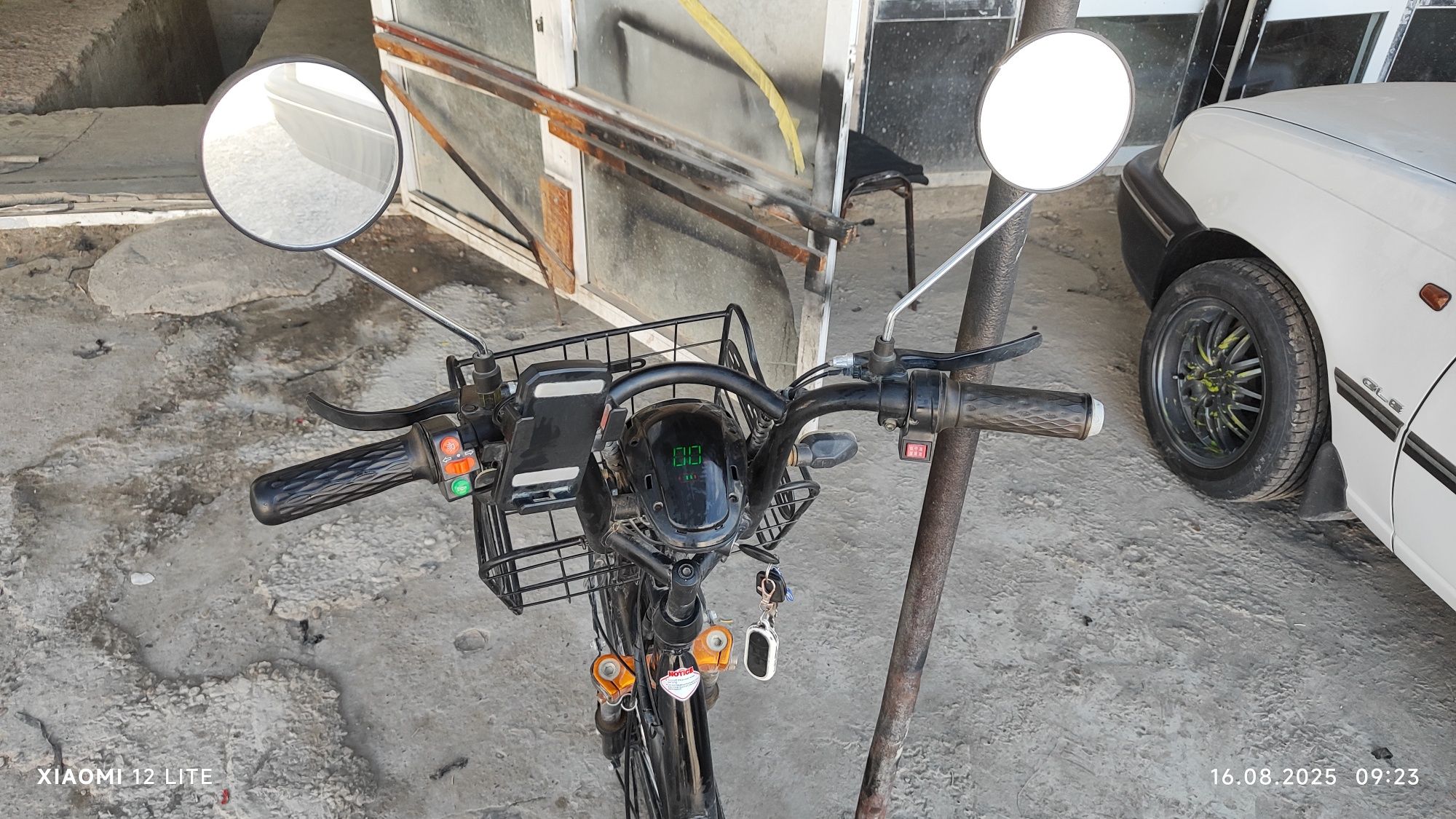 Elektron velosiped. Elektra skuter srochna sotiladi