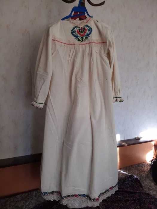 Автентични народни момински ризи