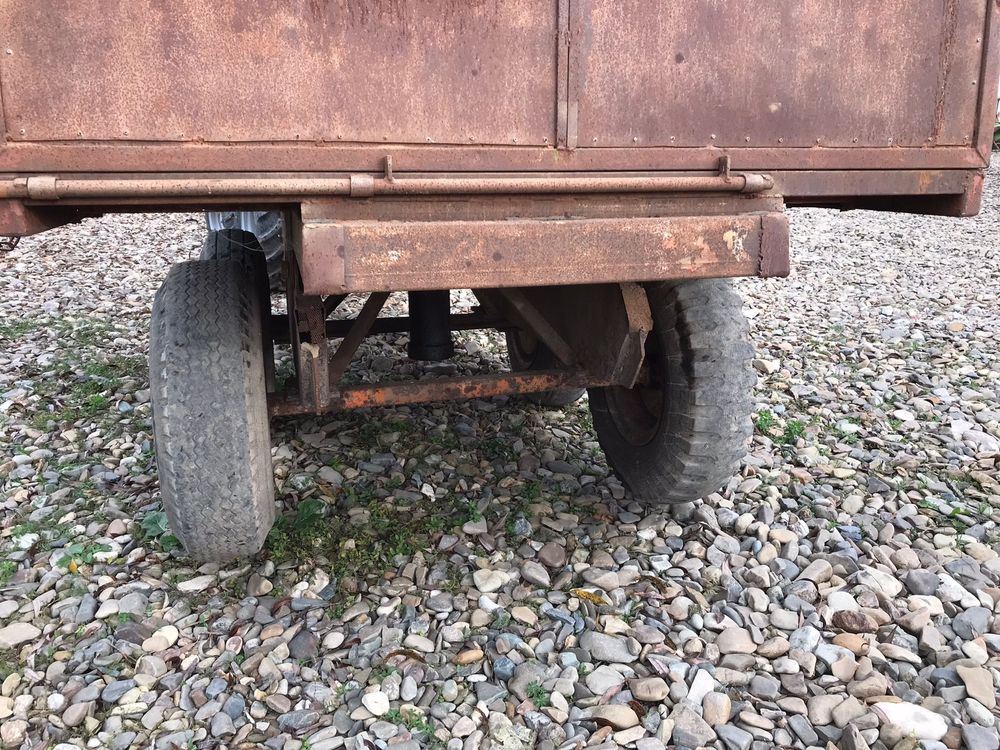 Remorca agricolă 2 axe  capacitate 6 tone