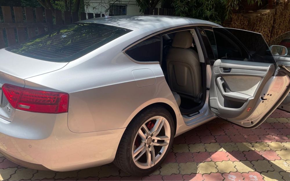 Audi a5 usor avariat
