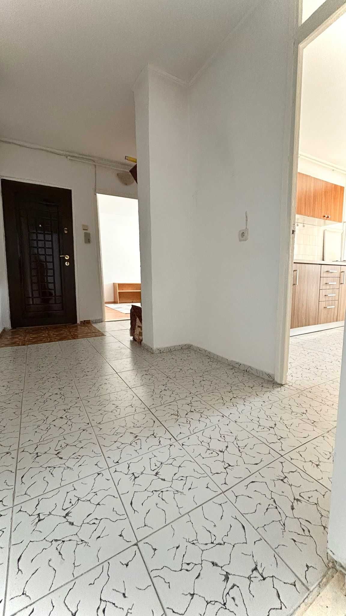 Vand apartament 2 camere Racadau