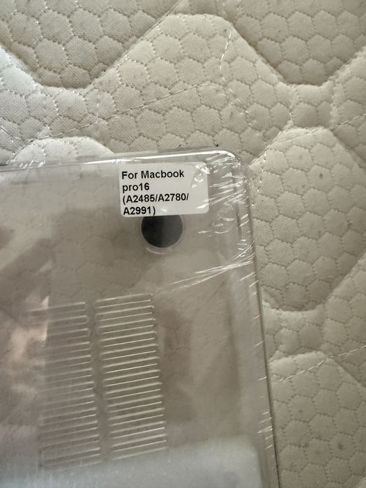 Защитный чехол для Макбук Pro 16, а так же похожих размеров