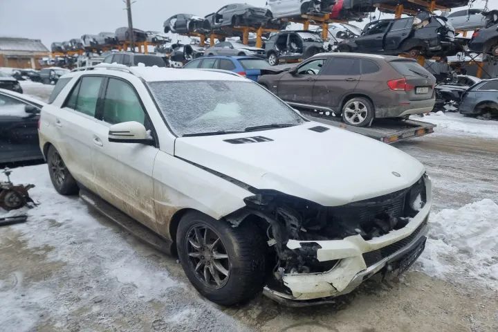 Oglinda stop tripla far prag centura centuri stanga punte jug Mercedes ML350 w166 motor 3.0cdi dezmembrez