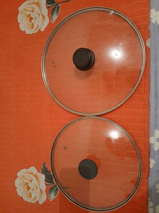 Крышки стеклянные 28 см и 32 см в отличном состоянии