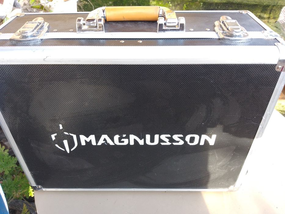 Magnusson -куфар с инструменти