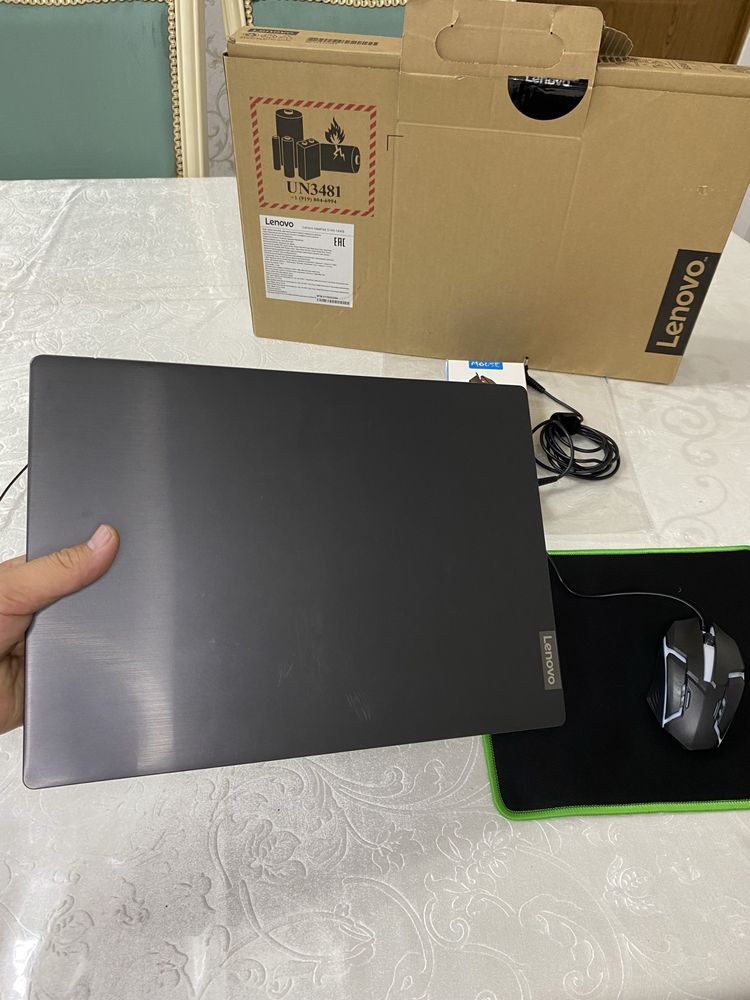 Продается ноутбук Lenovo core i3-7