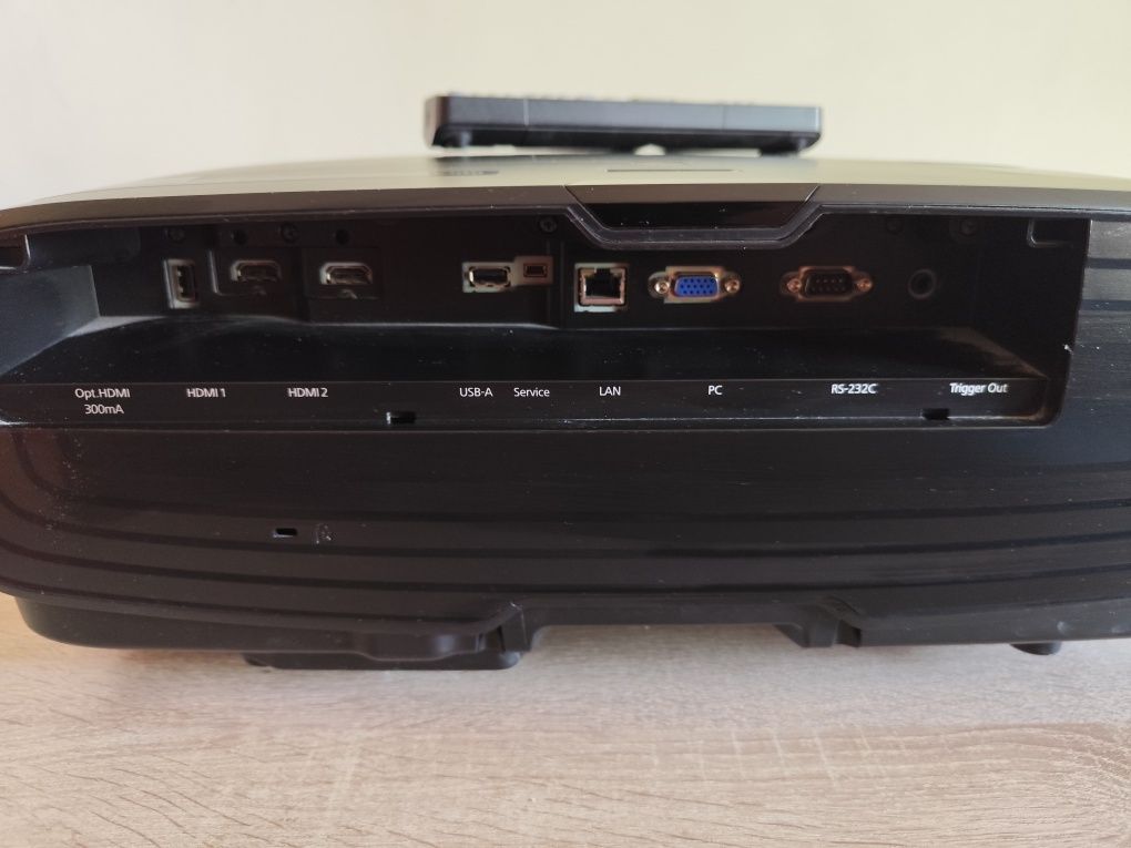 Videoproiector epson eh-tw9400