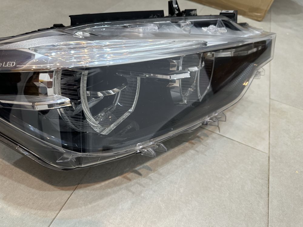 Far dreapta BMW F30 F31 full led adaptiv LCI shadow line 2015-2018