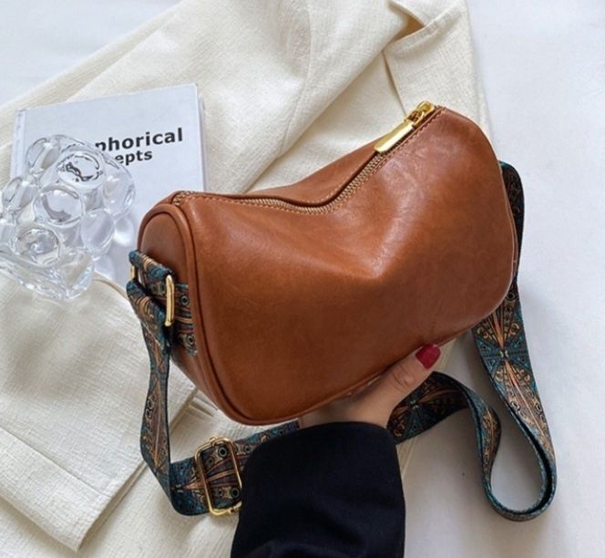 Продам сумочку кросс боди