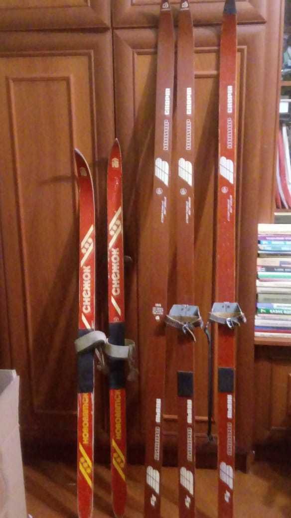 Продам лыжи с палками взрослые (новые), и детские (б/у)