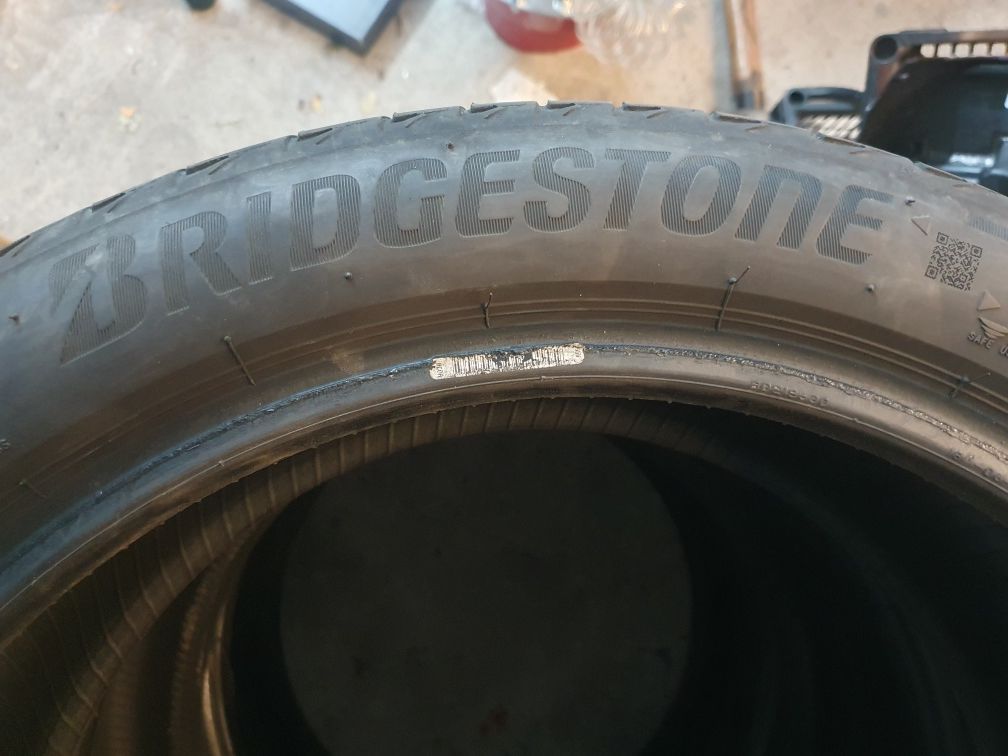 Комплект гуми 255/40 R18, 225/45 R18 спорт пакет