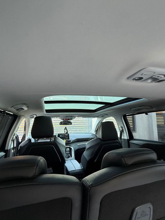 Peugeot 5008  an fabricație 2018