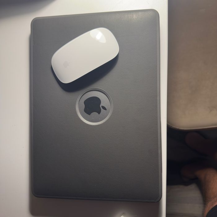 Macbook pro si Ipad A16