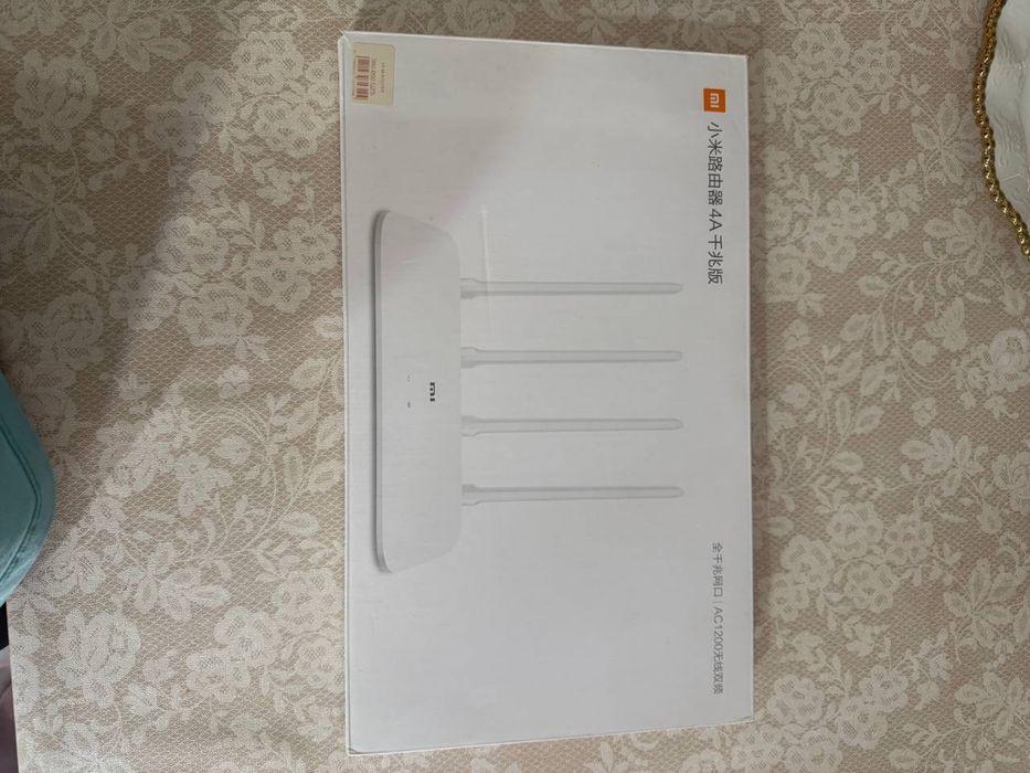 Продаю новый Wi-Fi роутер Xiaomi Mi Router 4A (Gigabit Edition)