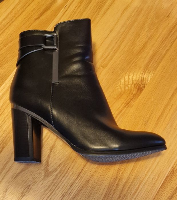 Дамски боти от еко кожа на марката Тенденц.