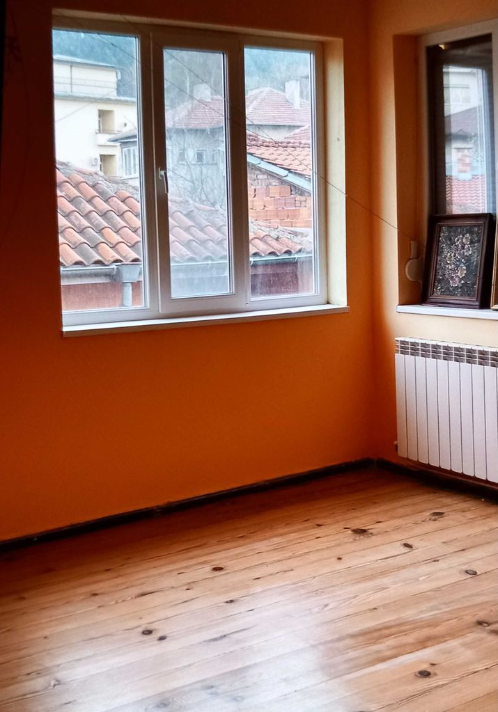 Продава се Етаж от къща в Кюстендил, Център - 96 кв.м за 1407 €/кв.м - Снимка #11