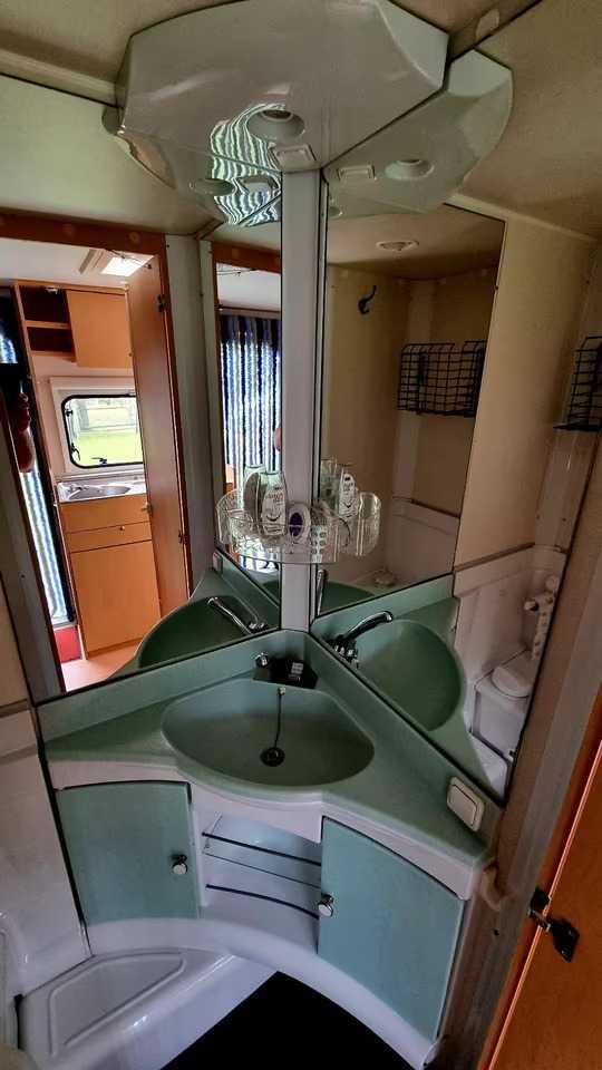 Rulotă Chateau Mona 400 * 1300 kg * 4 locuri de dormit * TÜV 2027