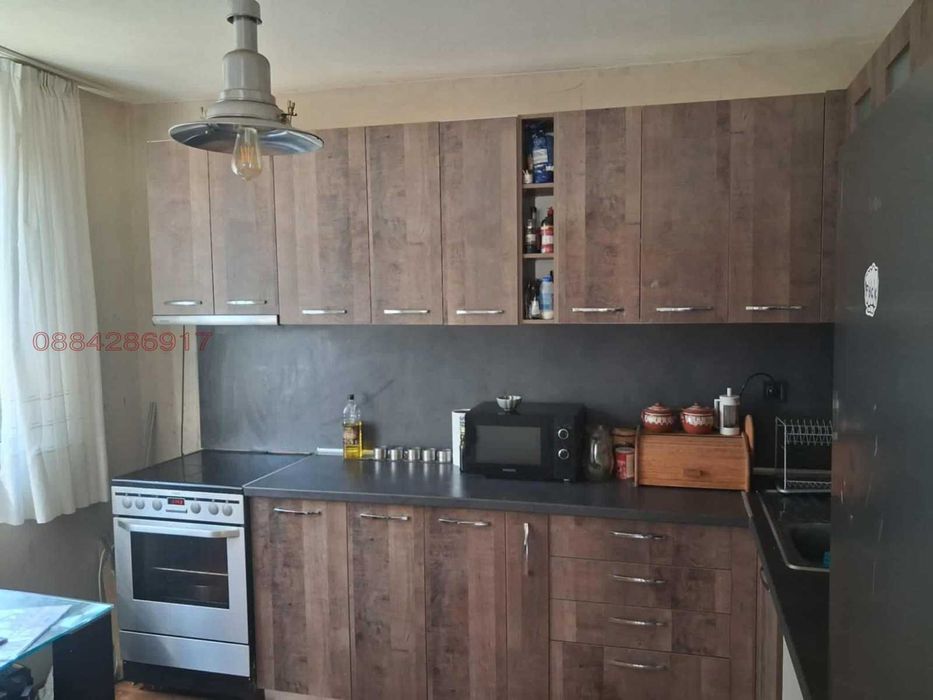 Продава се Къща в Кюстендил, Върташево - 210 кв.м за 1072 €/кв.м - Снимка #4