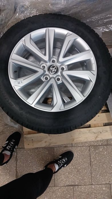 НОВИ  ал. джанти Тойота 17ки  със зимни гуми 215/60/17