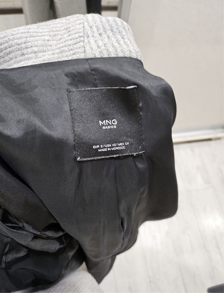Пальто Mango