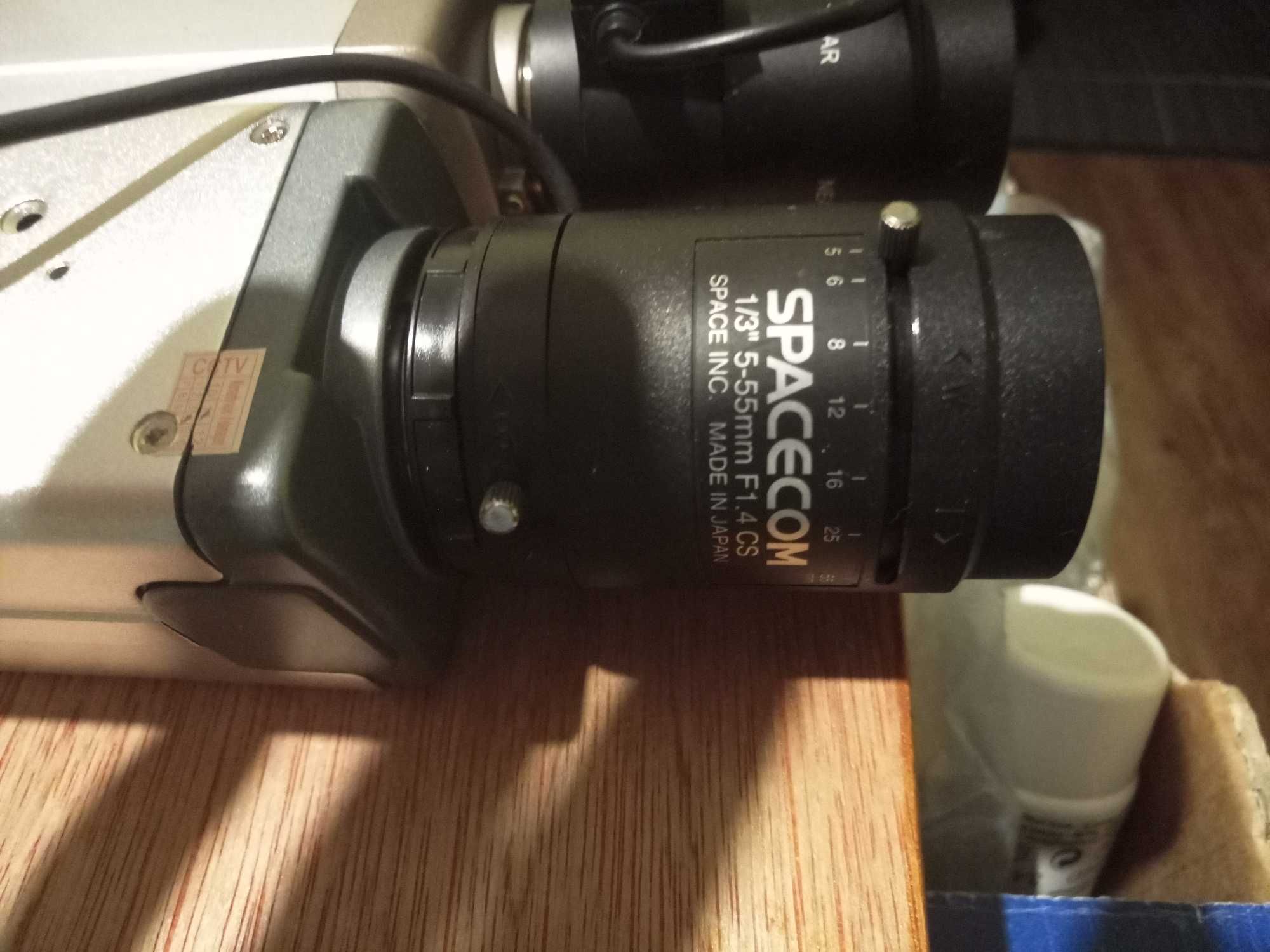 Продавам 3 боксови  аналогови камери с CS варио обективи 5-50mm