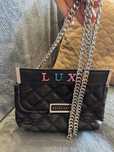 Vand poseta crossbody Guess din piele