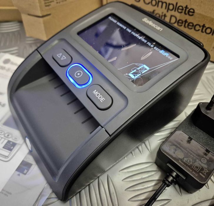 Детектор за фалшиви банкноти Safescan 155-S (G2) + батерия