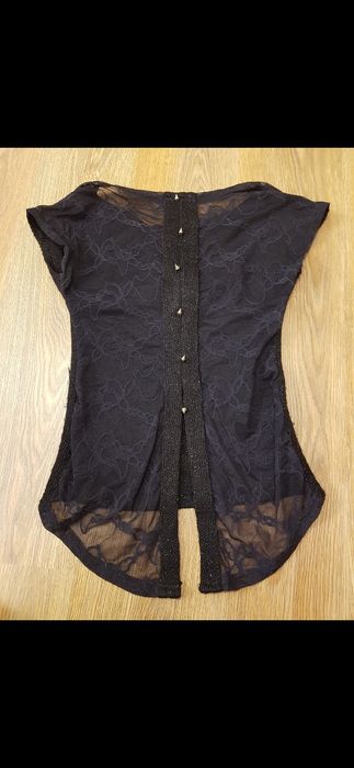 Bluza neagra cu funda si dantela