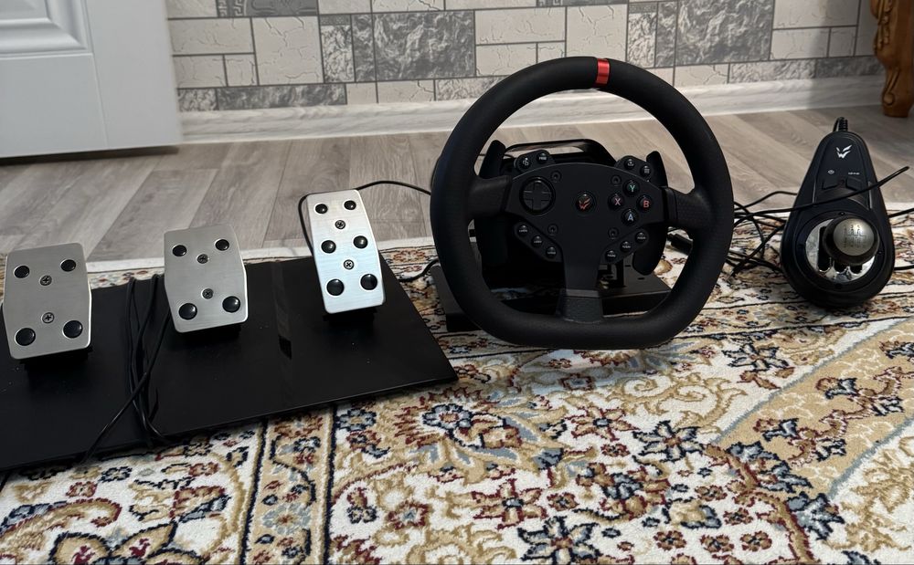 Продам игровой руль Ardor Gaming Silverstone в отличном состоянии