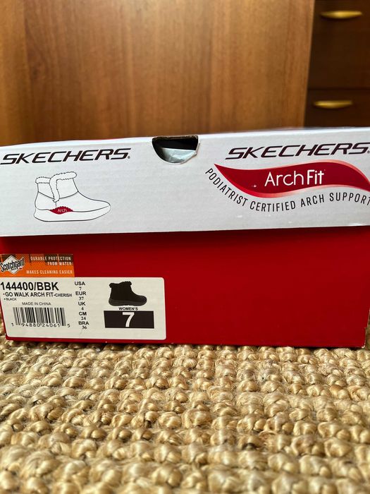 Дамски боти Skechers ArchFit обработен велур, с топла подплата