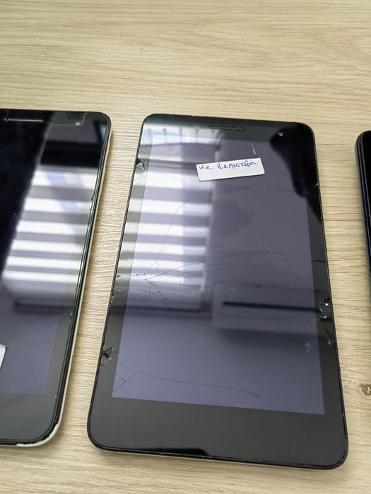 7 броя смартфони за части