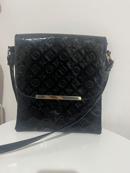 Дамска лачена чанта с принт Louis Vuitton