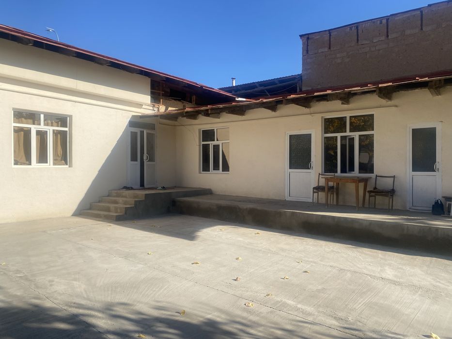 Qibray tumanida 10 sotix yerli, 4 xonali uy sotiladi