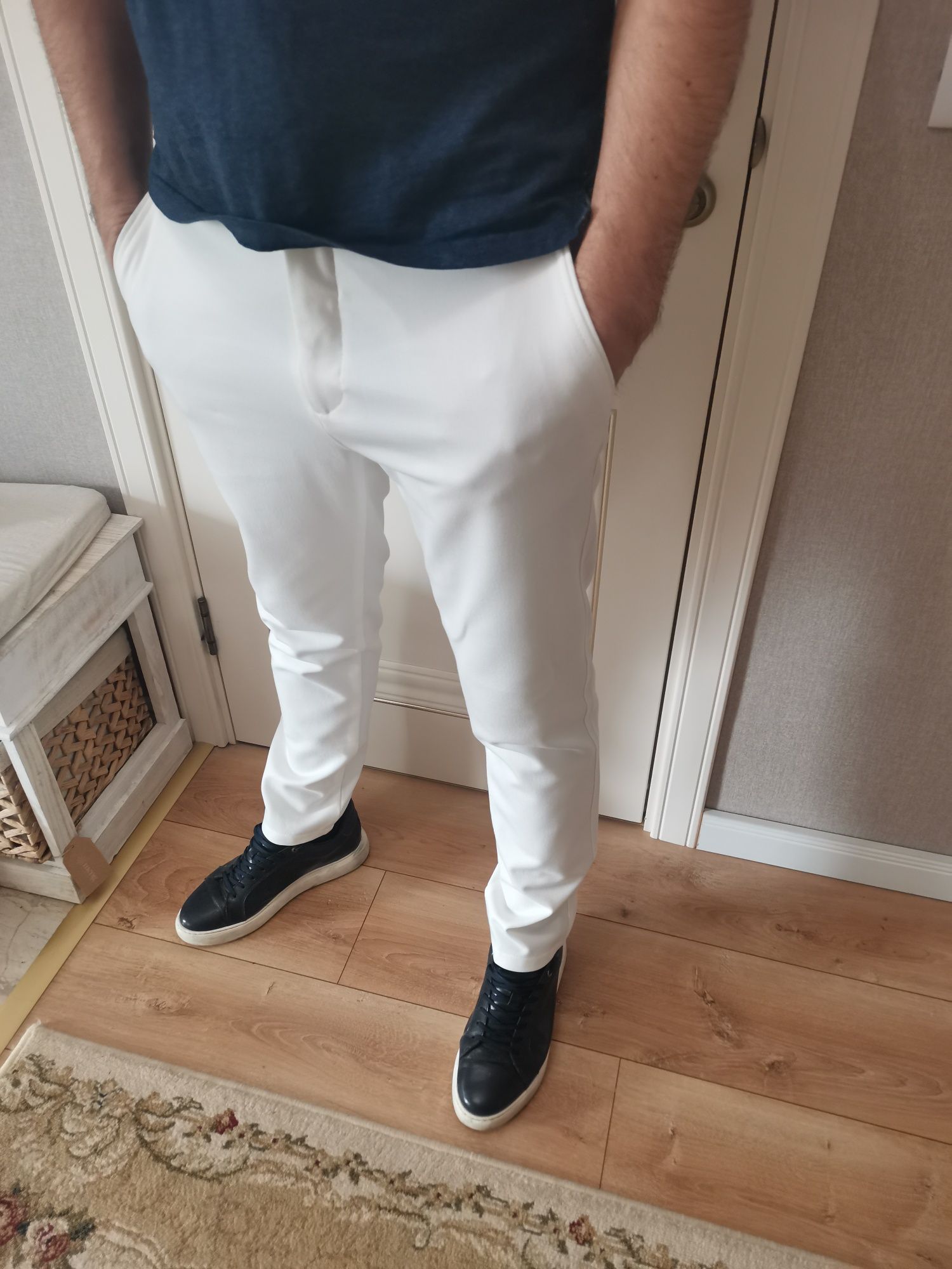 Pantaloni slim fit Zara  42