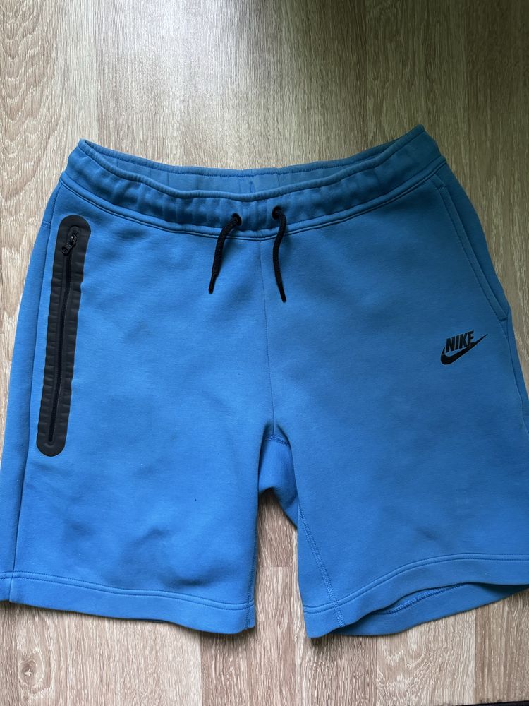 Nike Tech Fleece къси панталони