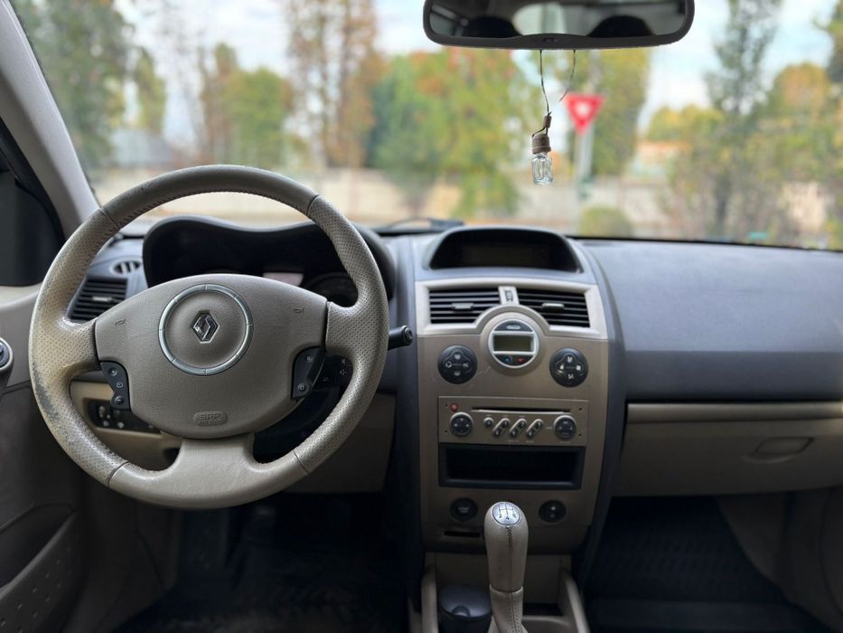 Exemplar Renault Megane Privilege//