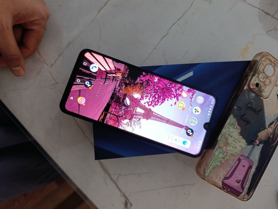 Телефон Vivo 21e