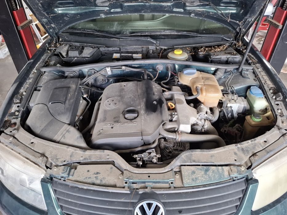 Vand bara,capota,far Passat B5