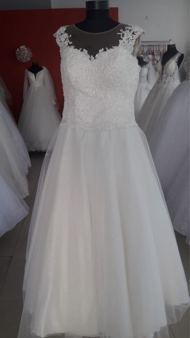 Rochie de mireasa purtată o data