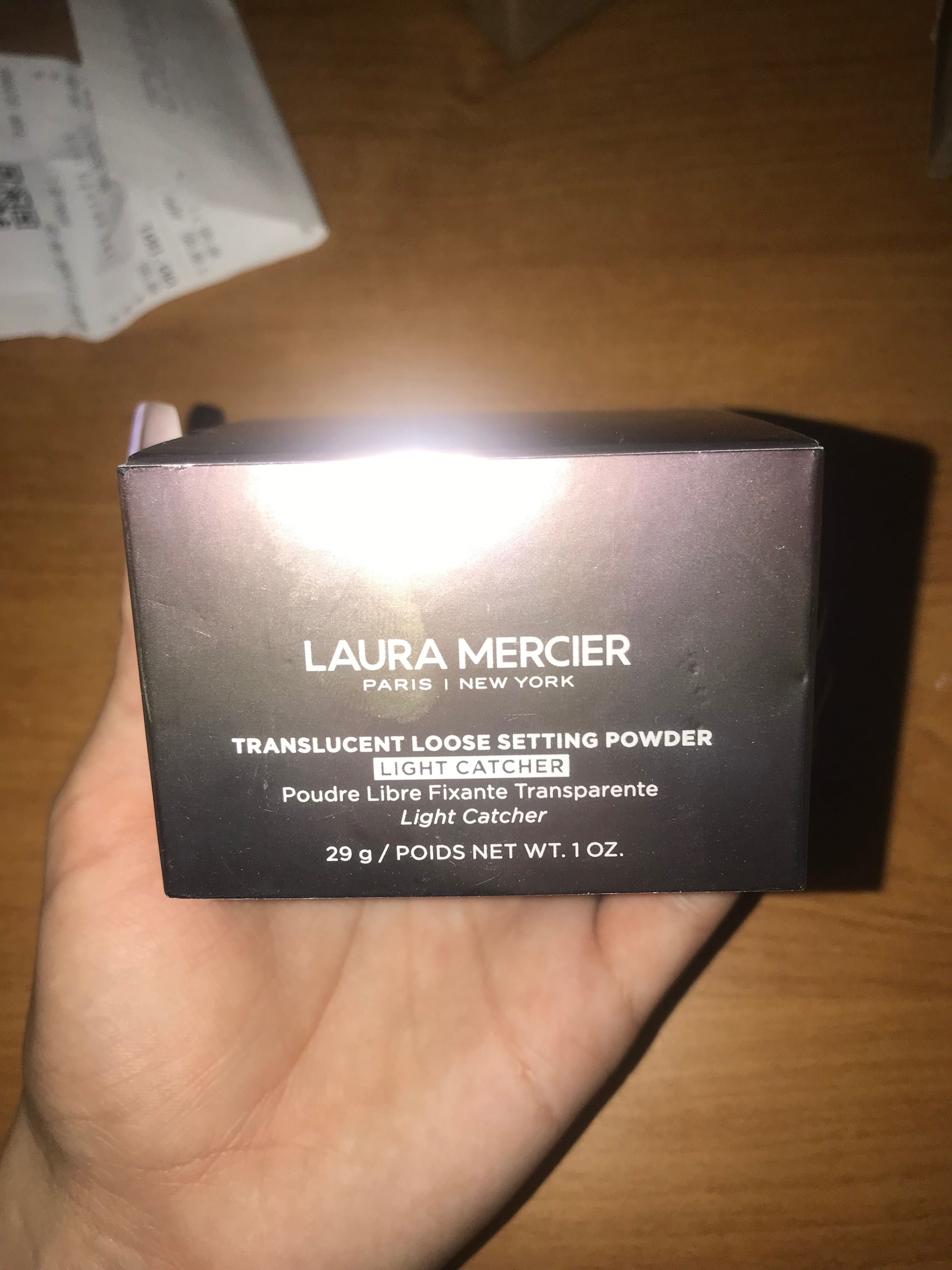 Фиксираща насипна пудра за лице- Laura Mercier Translucent Powder