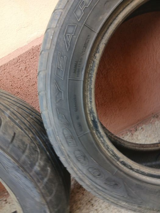 Vând patru  cauciucuri de vara cu profil foarte bun pe 16