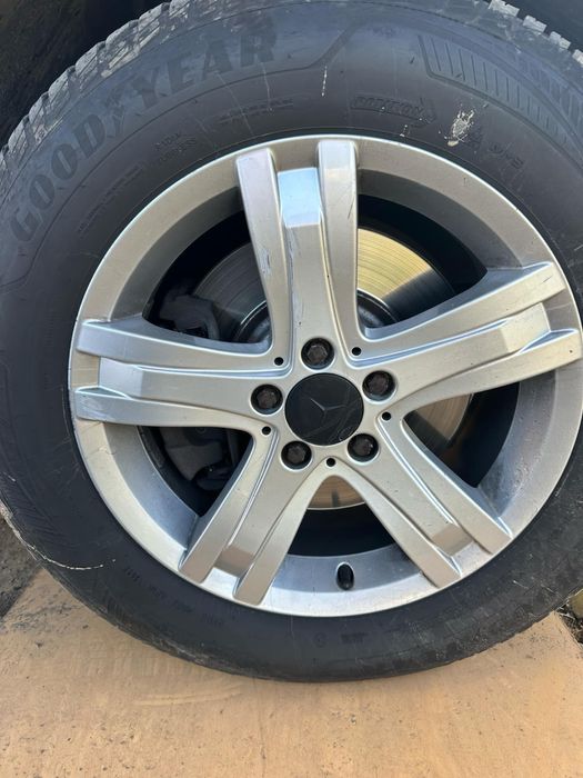 Зимни гуми с джанти Мерцедес ГЛК