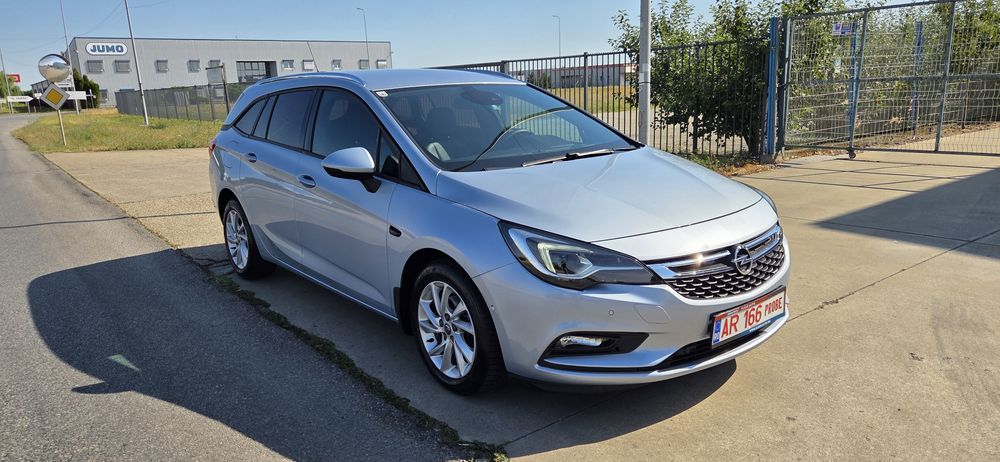 Opel Astra K Tourer Sport+ 1,0 turbo 105 cp, an 2017, dotari de TOP
