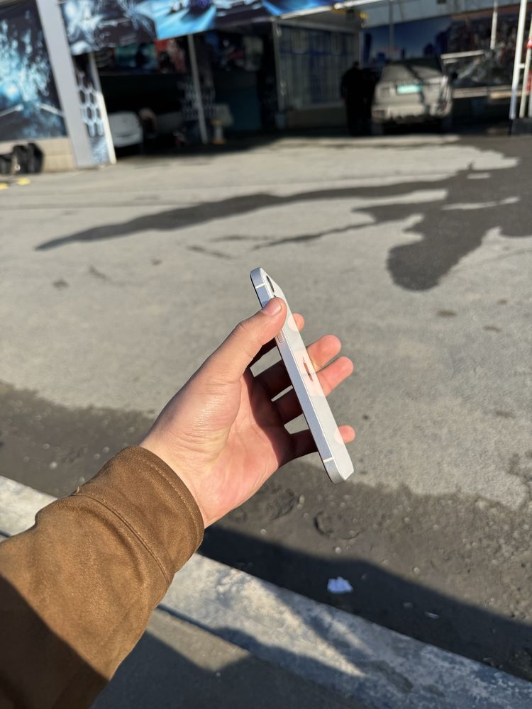 Iphone 12 sotiladi!!!