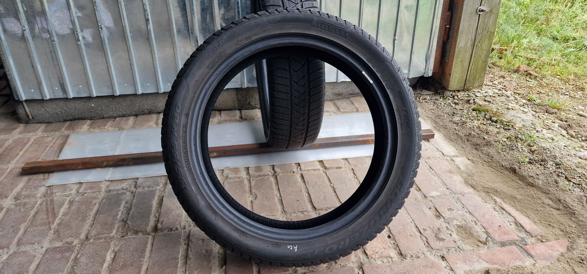 195/55 R20 - 2 anvelope Pirelli M+S - iarna