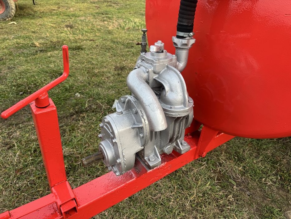 Vitanja cisterna vidanja 2200l remorca gunoi