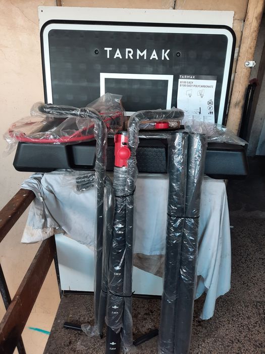 Баскетболен кош марка TARMAK модел В100 Easy височина от 2.40 до 3 05