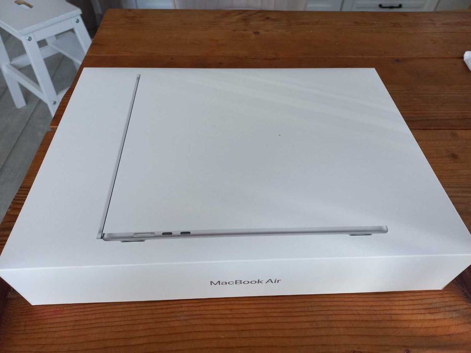 MacBook Air 15″ M4 , 10C CPU, 10C GPU, 16GB памет, 256GB SSD, Silver