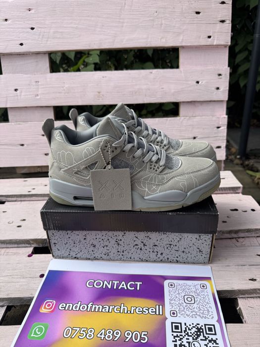 Nike Jordan 4 x KAWS (marimi: 45)